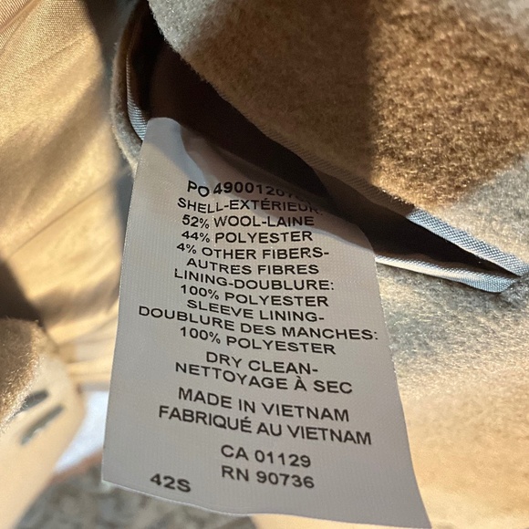 Calvin Klein slim fit wool overcoat.  Camel color.  Size 42S - Picture 4 of 7